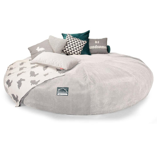 Lounge Pug, CloudSac 5000 XXXXXL, Canapé Pouf Titanesque à Mémoire de Forme, Gros Pouf Sofa, Pompon Crème