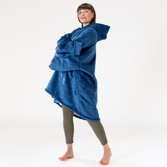 Couverture à Capuche pour Homme et Femme - Molleton Bleu Foncé 02