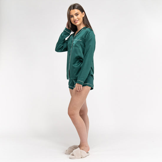 Short de Pyjama en Satin Vert Émeraude pour Femmes 02