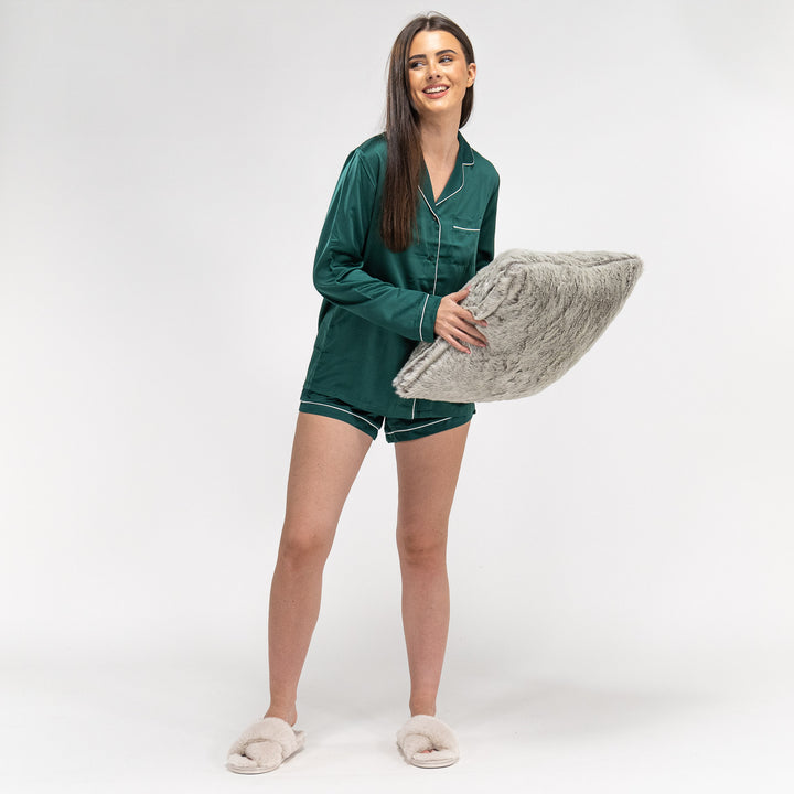 Short de Pyjama en Satin Vert Émeraude pour Femmes 05